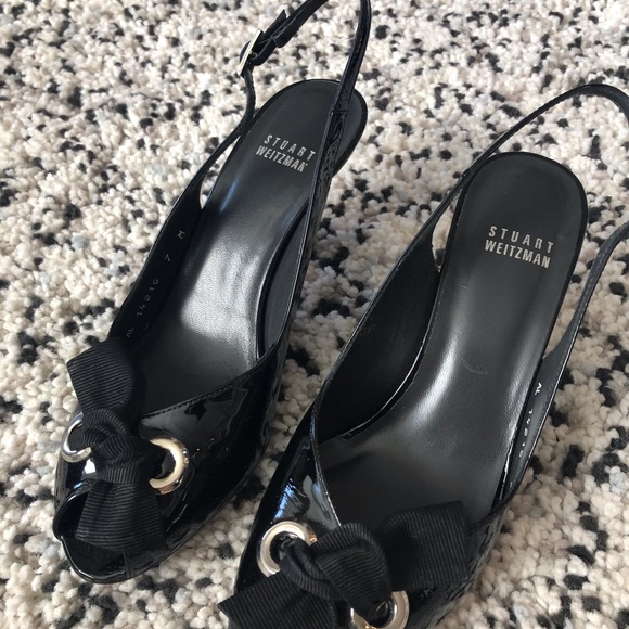 Stuart Weitzman Patent Leather Slingback Sandals. - Picture 3 of 6